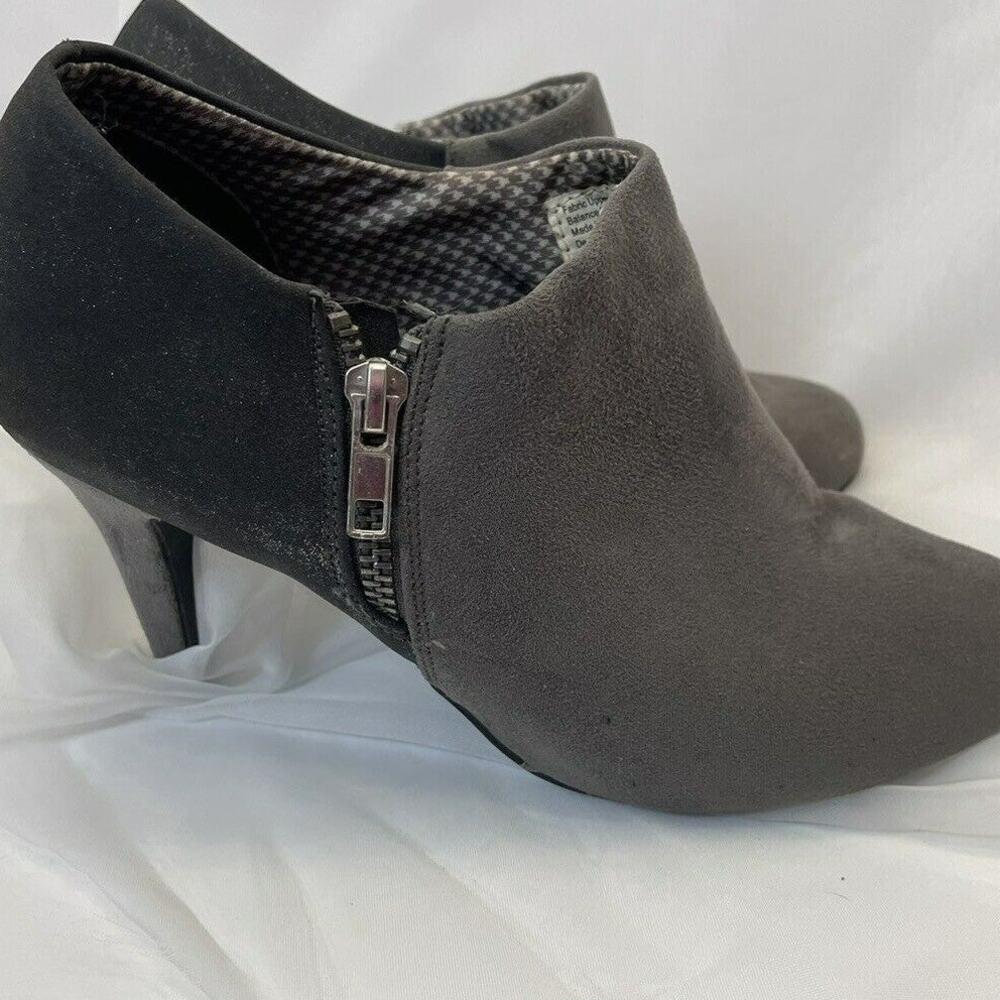 Dex Flex Comfort Women’s Heeled Ankle Booties 7W Two Tone Zipper Closure